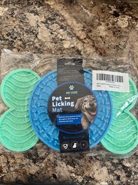 Pet State 3 Piece - Pet Licking Mat - Blue, Red, and Mint Green 🐶